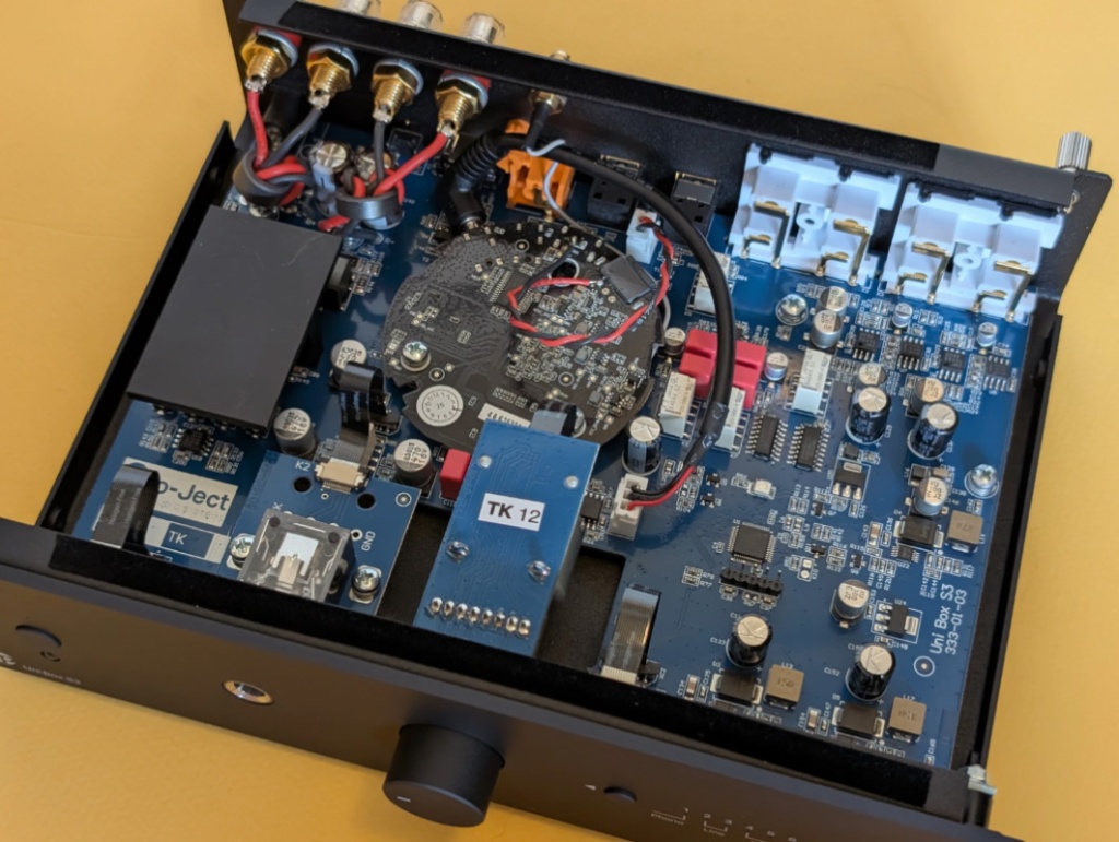 05 Pro-Ject Uni Box S3 OnMag.jpg