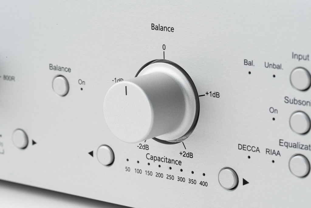 03 Pro-Ject Phono Box RS2 Stereophile.jpg