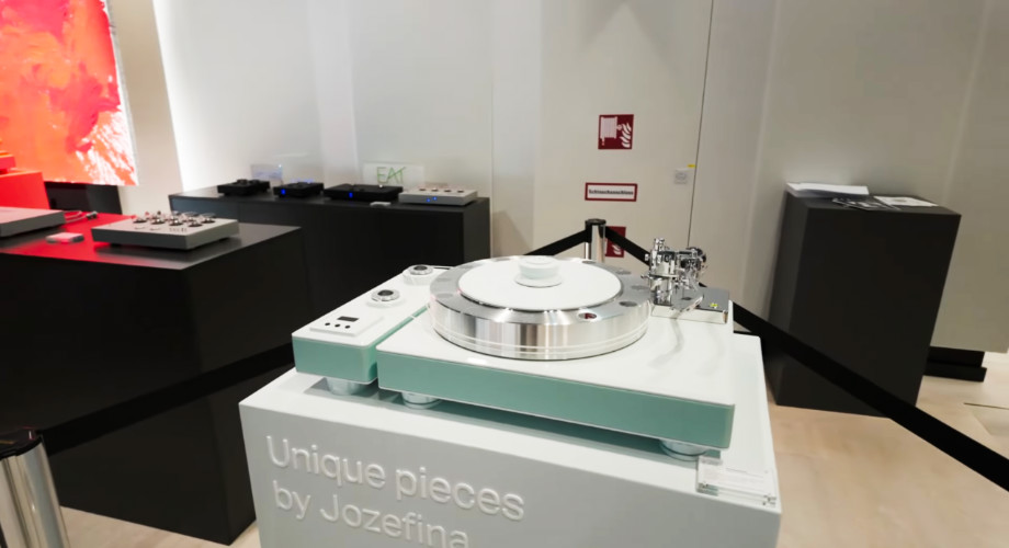 03 Евгений Шведов о Pro-Ject в Вене.jpg