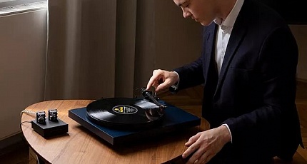 Проигрыватель Pro-Ject Debut Carbon EVO получает награду What Hi-Fi Проигрыватель Pro-Ject Debut Carbon EVO получает награду What Hi-Fi