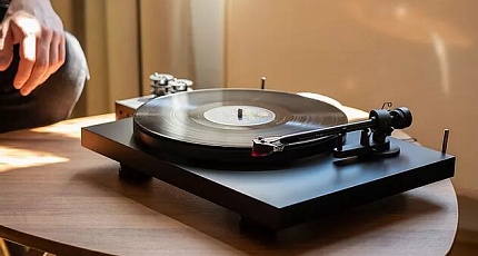 Pro-Ject Debut Carbon EVO в обзоре журнала Rolling Stone Pro-Ject Debut Carbon EVO в обзоре журнала Rolling Stone